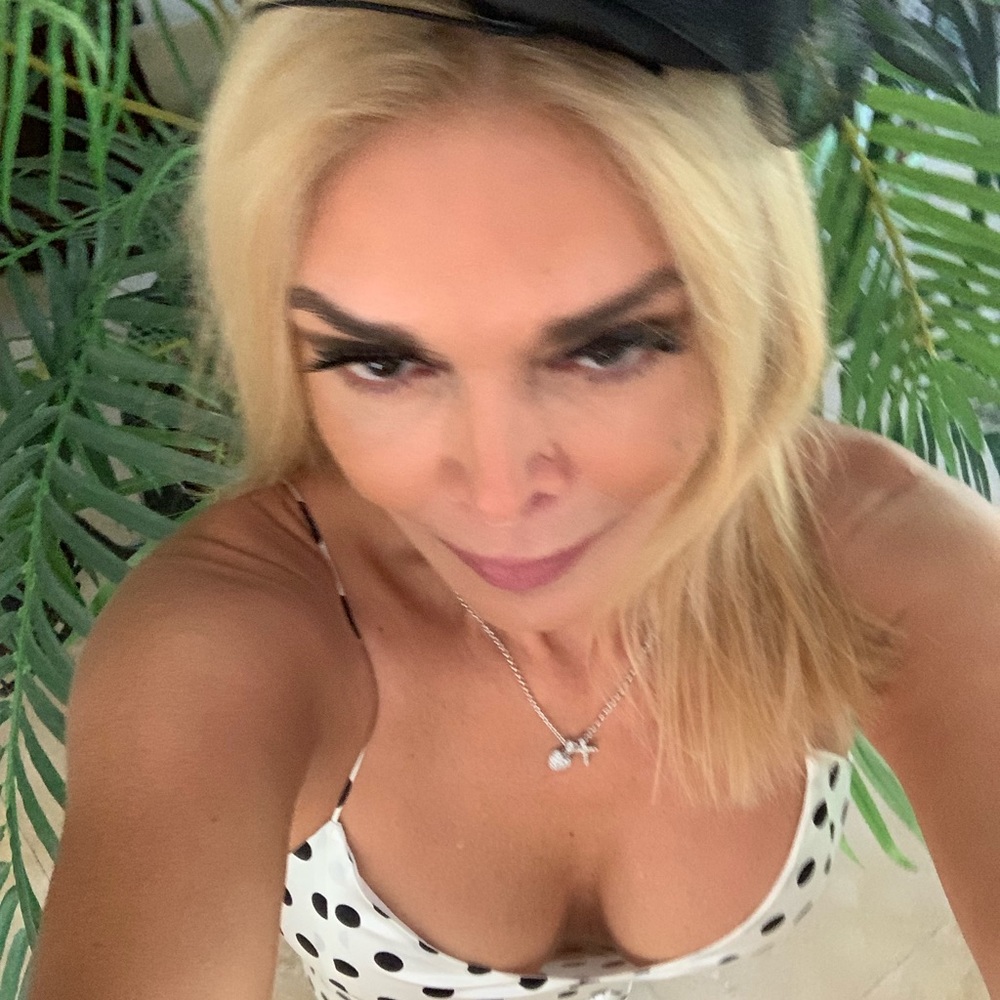 Meet your Posher, Maria